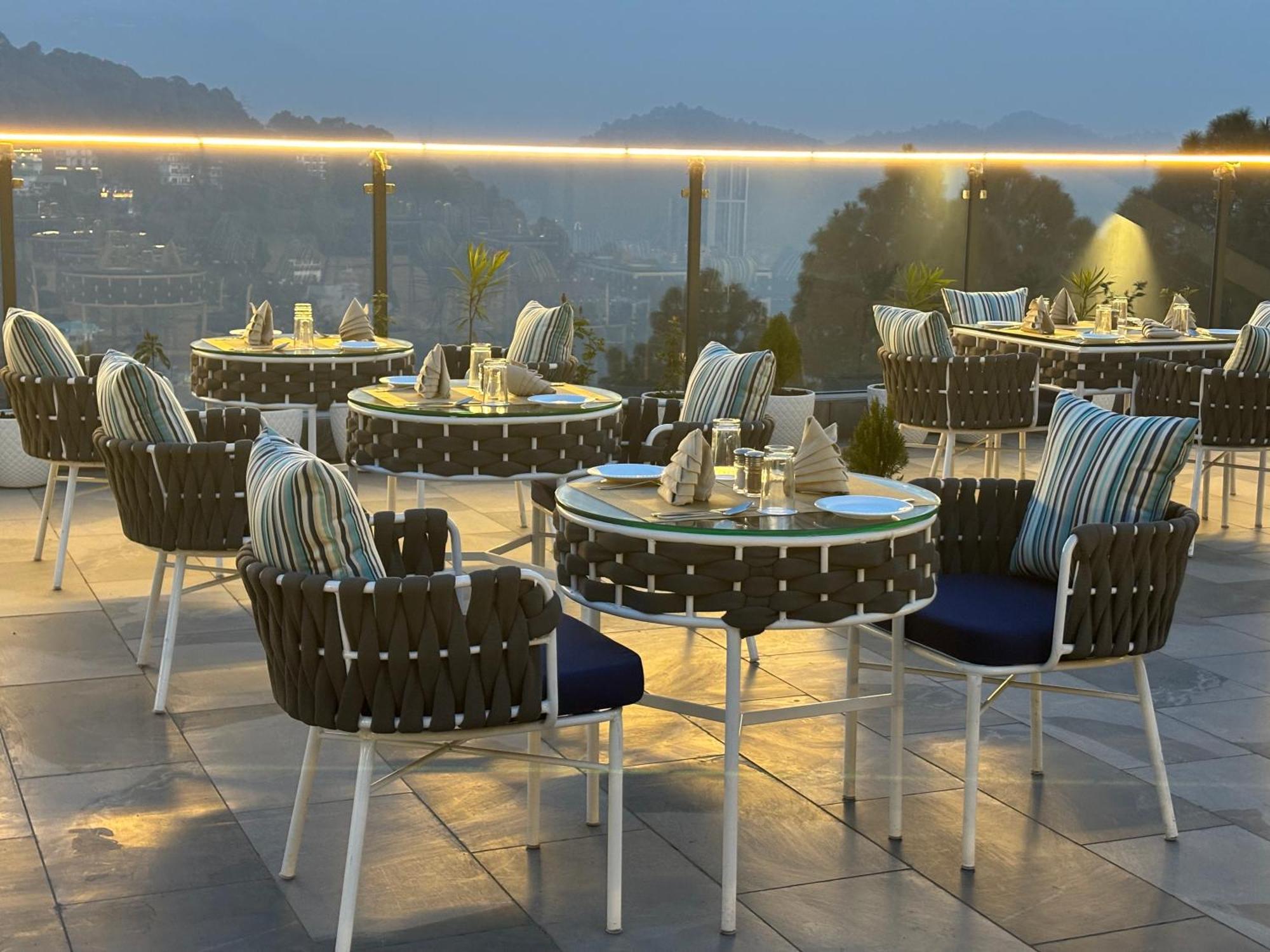 Arnisa Kasauli - A Boutique Hotel Zewnętrze zdjęcie
